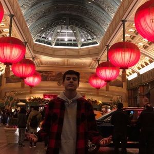 Meet your Posher, Adrian